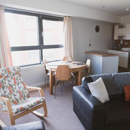 Pass The Keys Lovely 2-Bed Flat Glasgow Harbour Free Parking 외부 사진