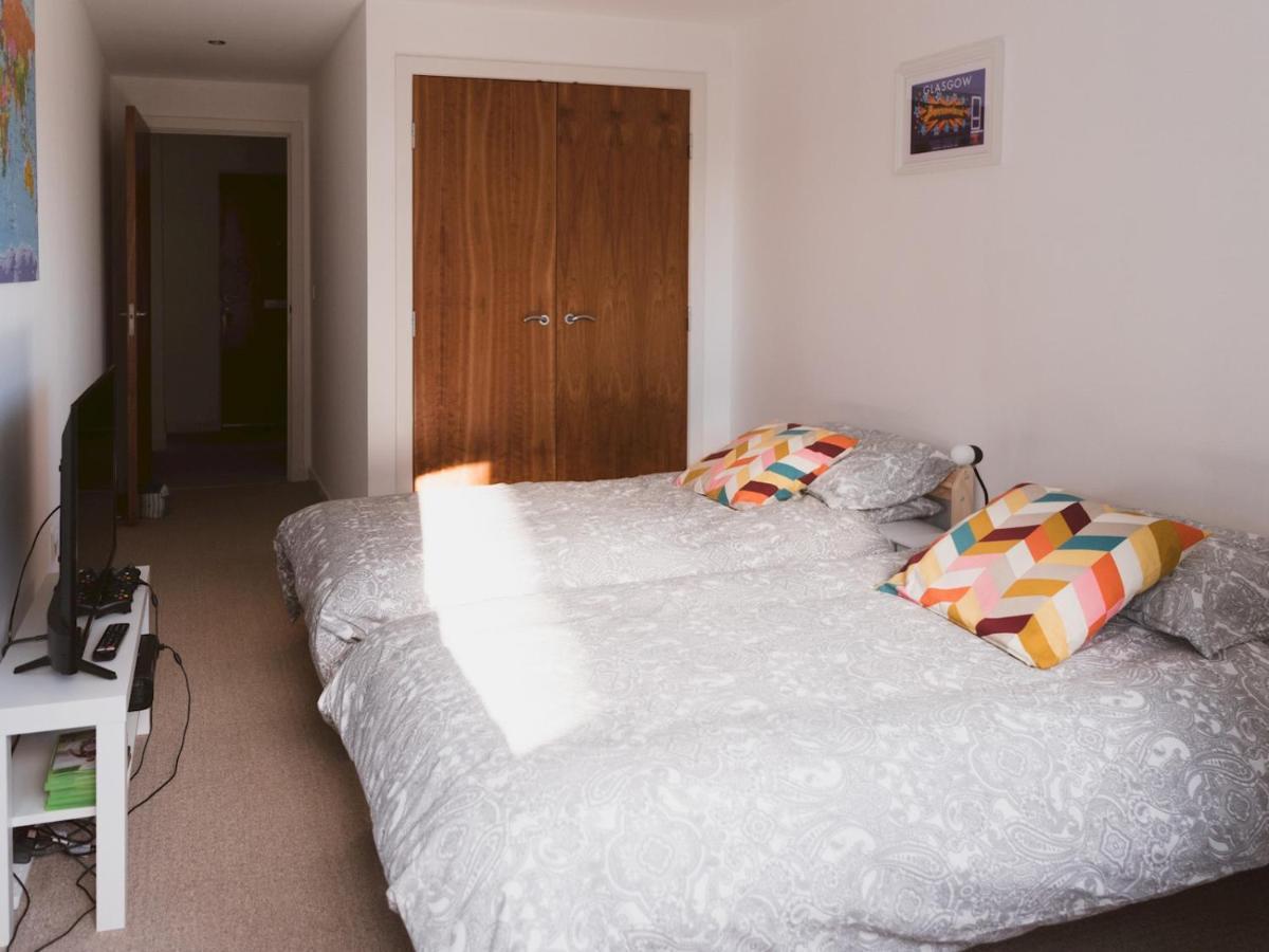 Pass The Keys Lovely 2-Bed Flat Glasgow Harbour Free Parking 외부 사진