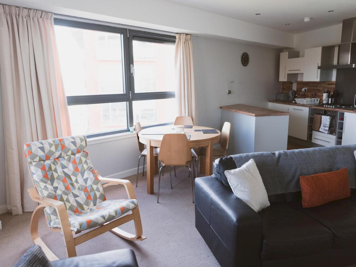Pass The Keys Lovely 2-Bed Flat Glasgow Harbour Free Parking 외부 사진